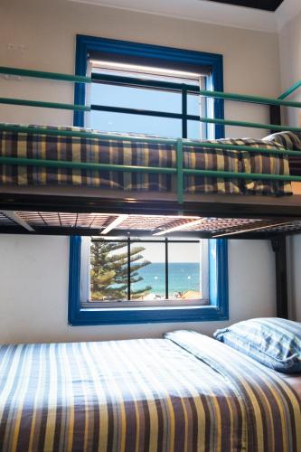 Mad Monkey Hostel Coogee Beach - image 3