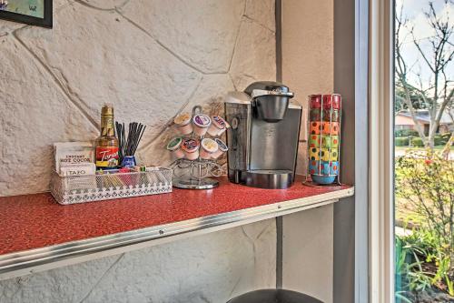 Retro Updated Blanco Abode - Steps to Main Street! in Blanco, USA