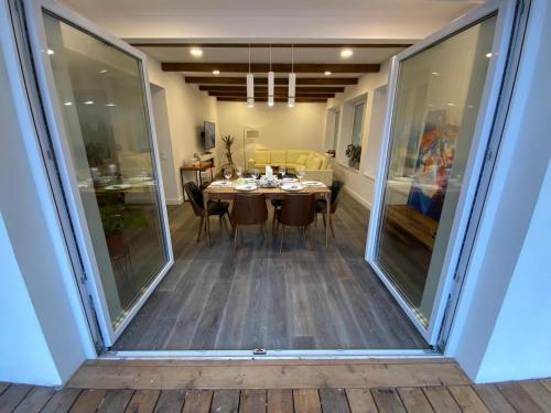 Luksusowa Willa pod Lasem, Otwock - Shared garden, sauna, wood hot tub! Hot tub seasonal!