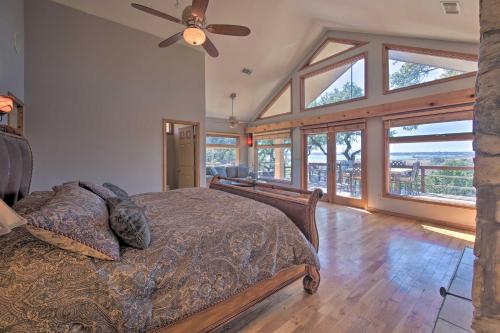 Stunning Canyon Lake Home with Deck, Hot Tub and Kayak!