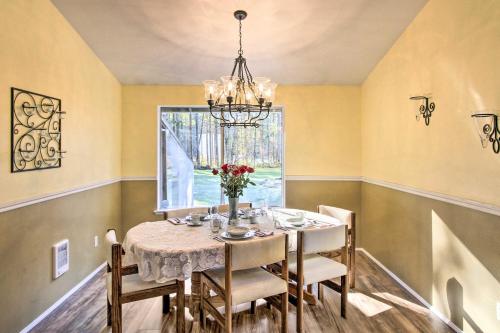 Cozy Home with Hot Tub - 4 Mi to Puget Sound Access!