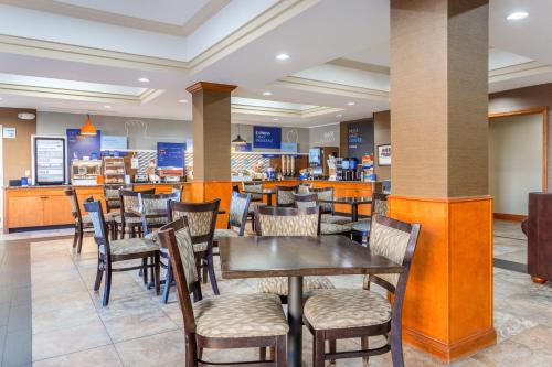 Holiday Inn Express Charles Town an IHG Hotel - image 8