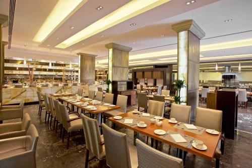 อาหารและเครื่องดื่ม, Swissotel Jeddah Al Hamra in เจดดาห์