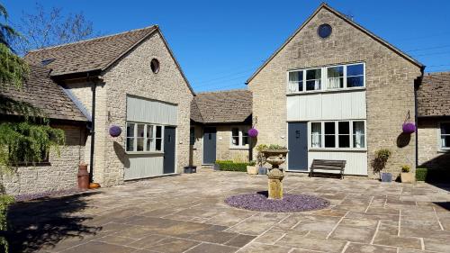 Windrush Cottage, Seven Springs Cottages