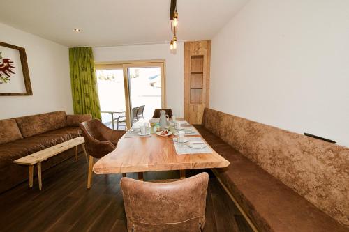Haus Alpenblick - Apartment - Ladis