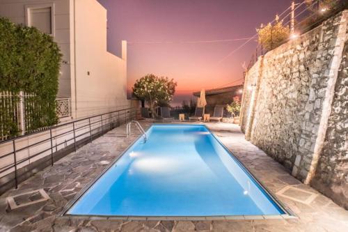 Villa Ventus, 40sqm private pool & hot tub!