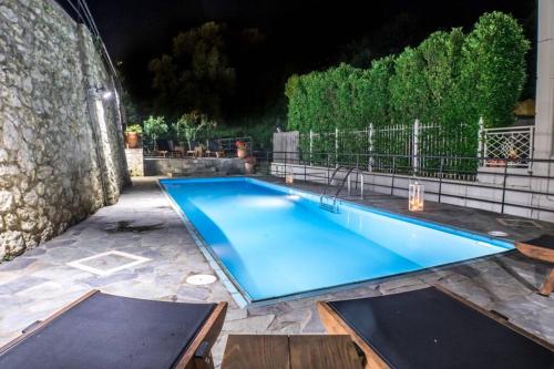 Villa Ventus, 40sqm private pool & hot tub!