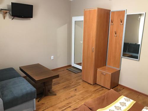 Guesthouse Elena - image 4
