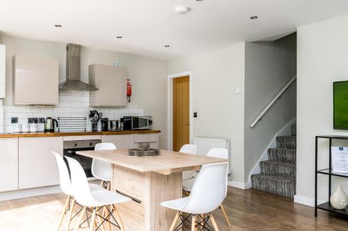 City Apartments - Monkbar Mews - main image