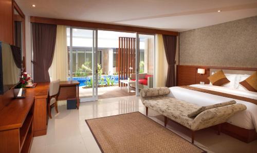 d'Nusa Beach Club and Resort