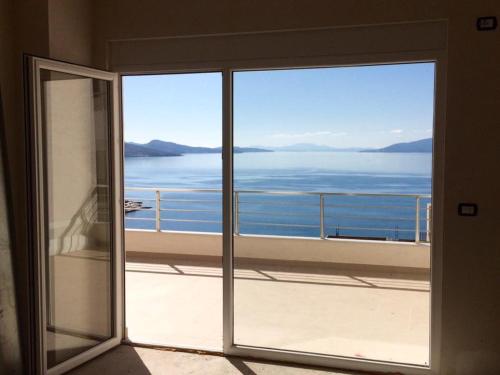 Saranda Sea View Apartment