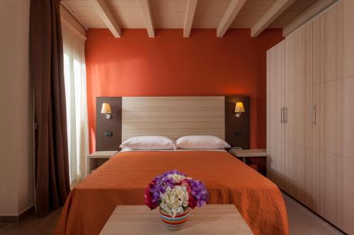 Double or Twin Room image 2