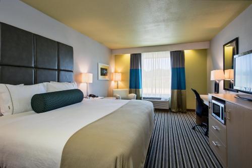 Holiday Inn Express & Suites Carlisle, an IHG Hotel