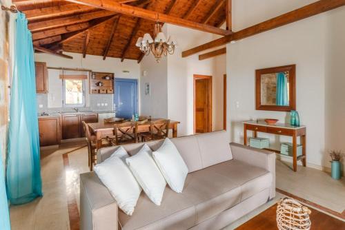 2 bedrooms, 4 beds