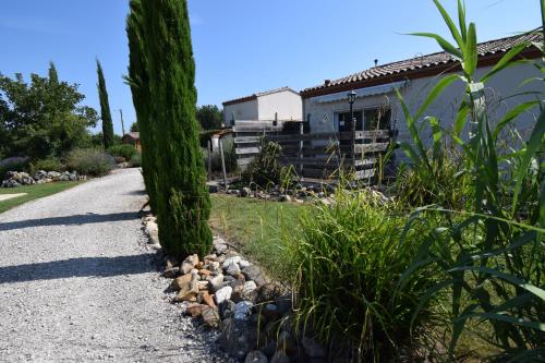 GITE 'L'AUTHENTIQUE' AVEC PISCINE gîte à louer Piquepoule