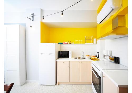 Live in Athens PSYRRI Central Apartments - image 2