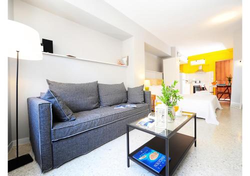 Live in Athens PSYRRI Central Apartments - image 4