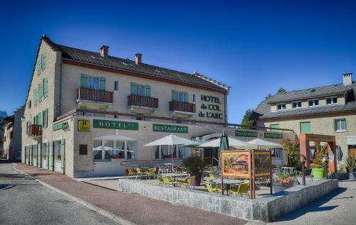 . Hotel du Col de l'Arc