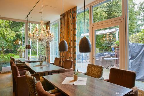 Neues Parkhotel - main image