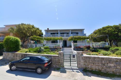  Apartmani Badurina - Maslina in Lun