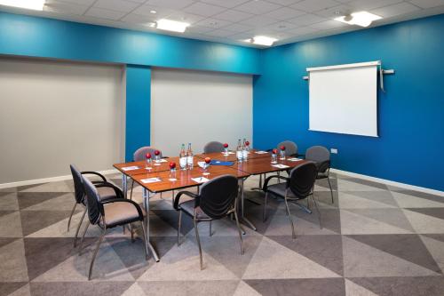 Holiday Inn Express Hull City Centre an IHG Hotel - image 9