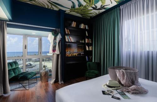 room detail thumbnail 0