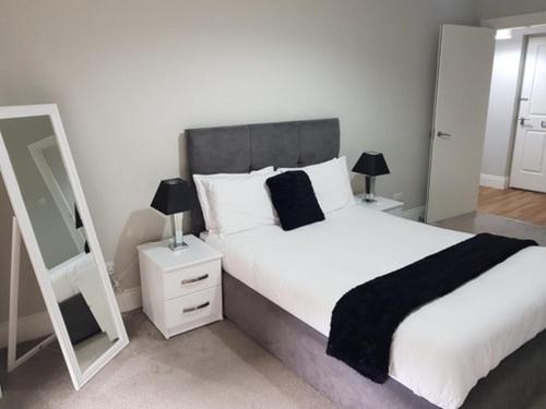 Dreamhouse Apartments Glasgow St Vincent Street - image 13
