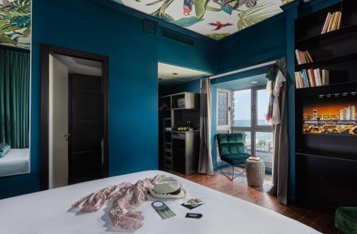 room detail thumbnail 1