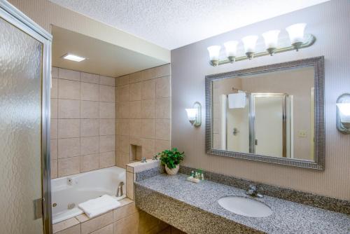 Holiday Inn Riverton-Convention Center, an IHG Hotel