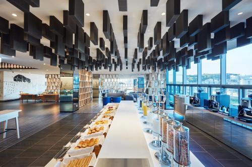 อาหารและเครื่องดื่ม, ฮอลิเดย์ อินน์ เอ็กซ์เพรส โซล ฮงแด บาย IHG (Holiday Inn Express Seoul Hongdae By IHG) in ฮงแด