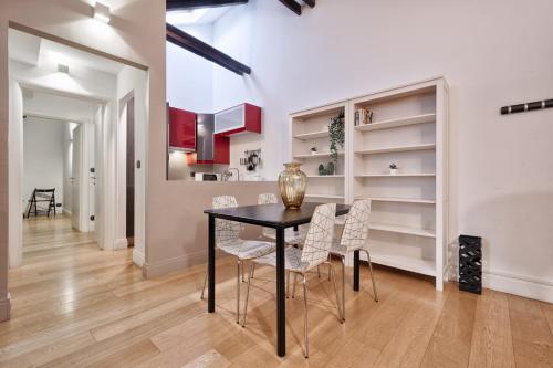 GuestHost - Stylish Apartment in the heart of Torino, Turín (fotografie 10)