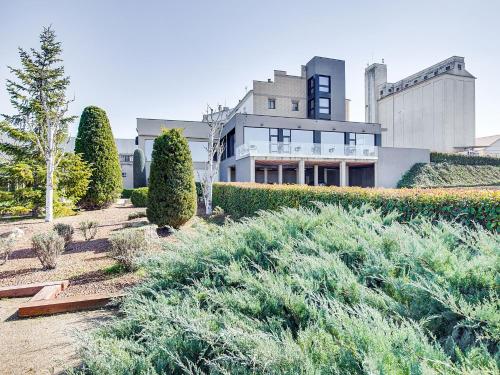 OYO Hotel Restaurante Blanc I Negre 2 - 출입구