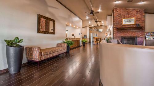 Best Western TimberRidge Inn - image 11