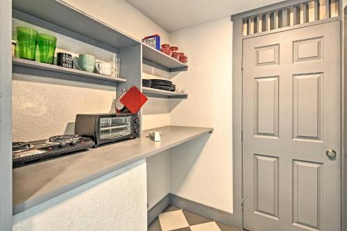 Retro Updated Blanco Abode - Steps to Main Street! in Blanco, USA
