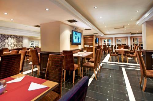 Royal Eagle Hotel - image 3