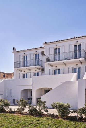  Maira's apartment in Spetses