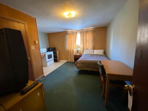 . Uptown Motel