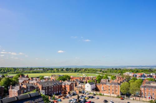 Crowne Plaza Chester an IHG Hotel - image 7