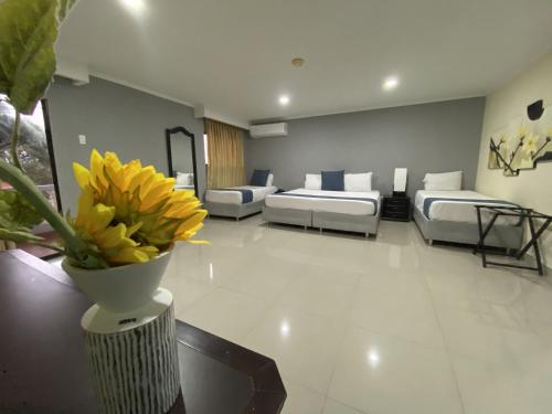 Deluxe Double Room image 3