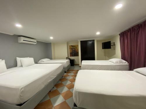 Family Room room in Hotel Puerta de Oro