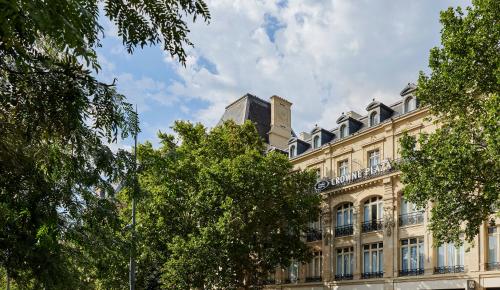 Crowne Plaza Paris République, an IHG Hotel