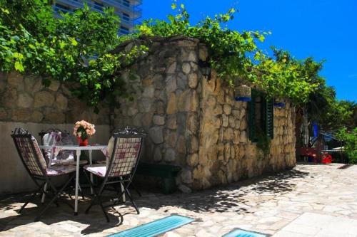 Apartments by the sea Makarska - 15200 - image 6