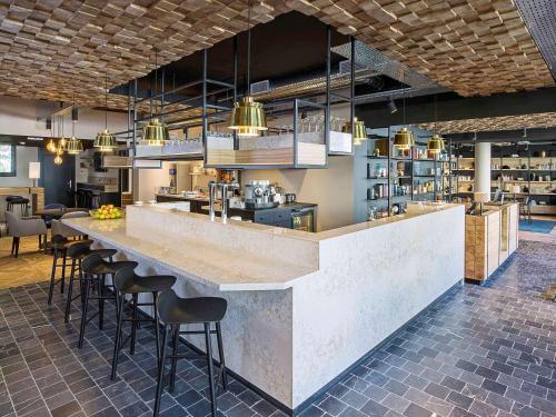 Pub/Lounge, ibis Styles Laval Centre Gare in Laval