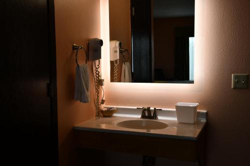 Regency Inn & Suites Faribault in Faribault, USA
