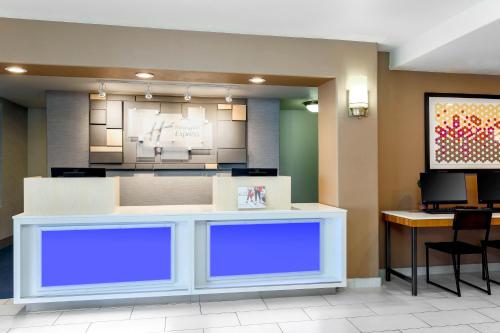 Holiday Inn Express Lancaster, an IHG Hotel in Lancaster, USA