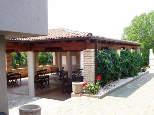 Apartments by the sea Sveti Filip i Jakov Biograd - 14319 