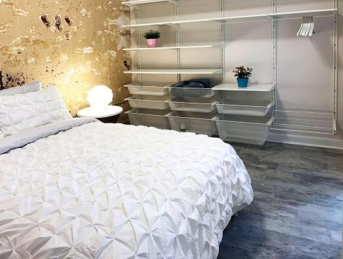 Downtown Retreat - Location - Comfort - Style - Tap to explore photos