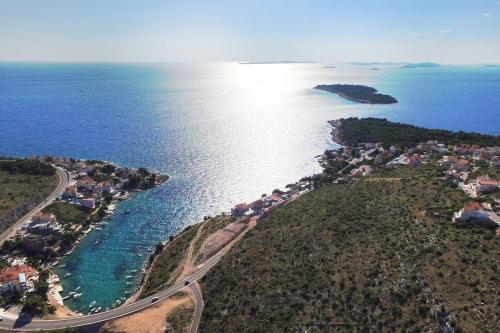 Apartments by the sea Bilo Primosten - 14601 - image 7