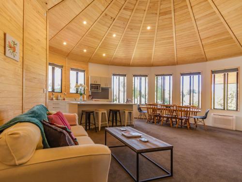 The Snowglobe - Ohakune Modern Yurt Style Chalet, Ohakune (foto 4)