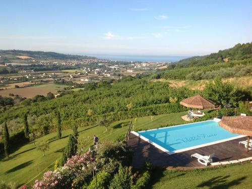  Luxurious Villa in Marche with terrace and swimming pool in Campofilone